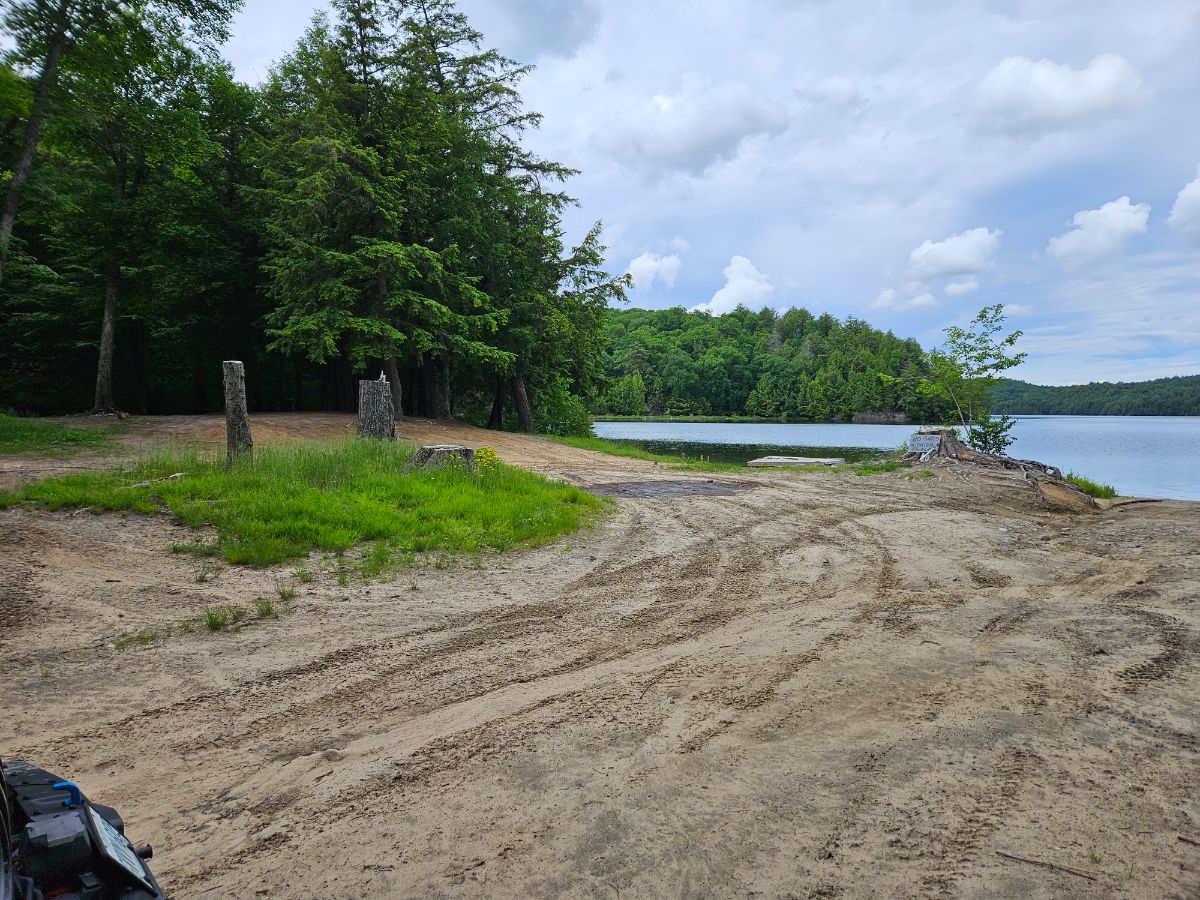 Photo of Multiple sites on lake (huge group)