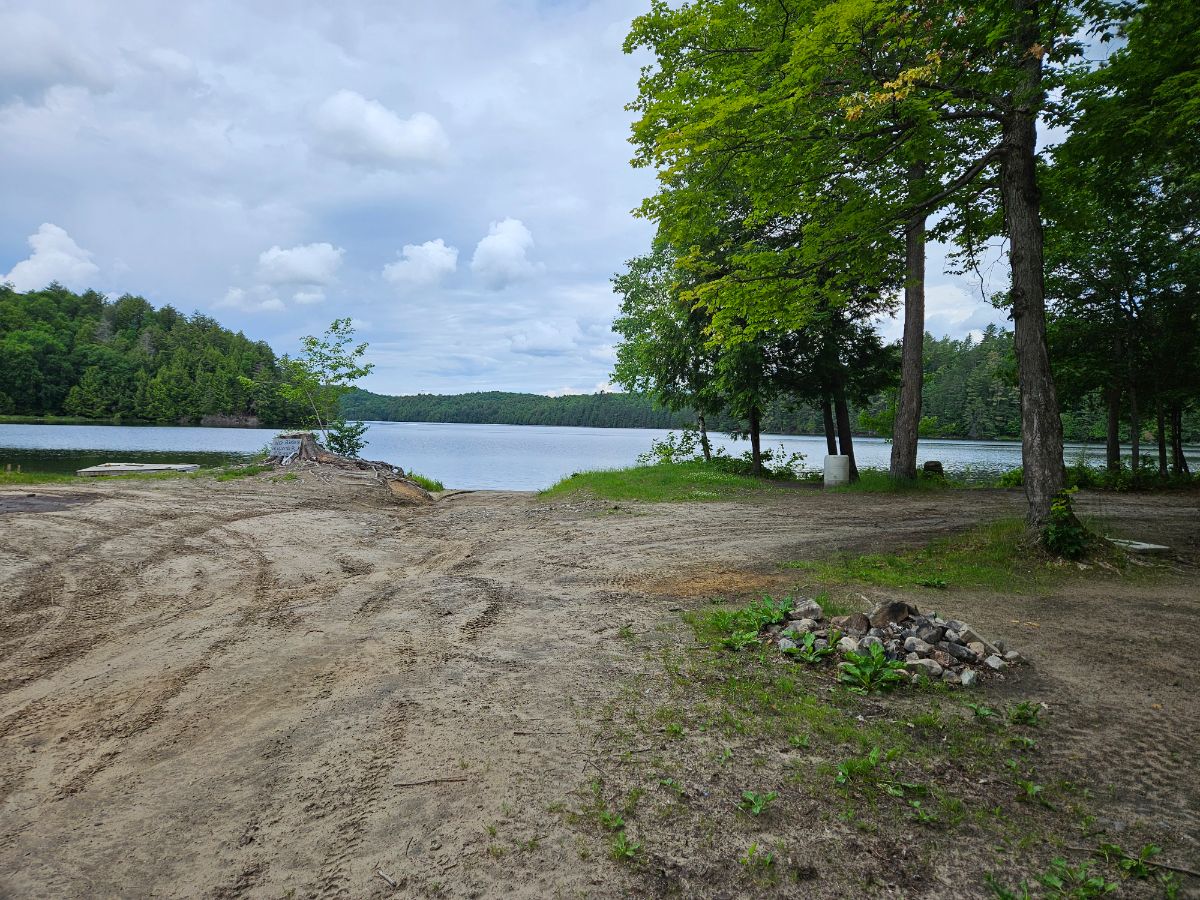 Photo of Multiple sites on lake (huge group)