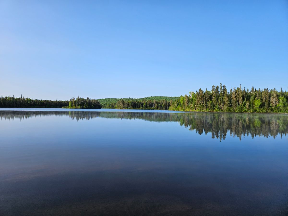 Paysage de camping pour Very quiet site on large lake