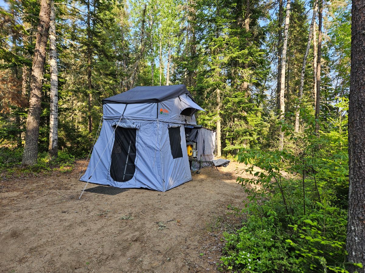 Photo de Very quiet site on large lake